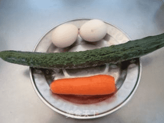黄瓜胡萝卜炒鸡蛋的做法