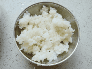 五彩炒米饭的做法
